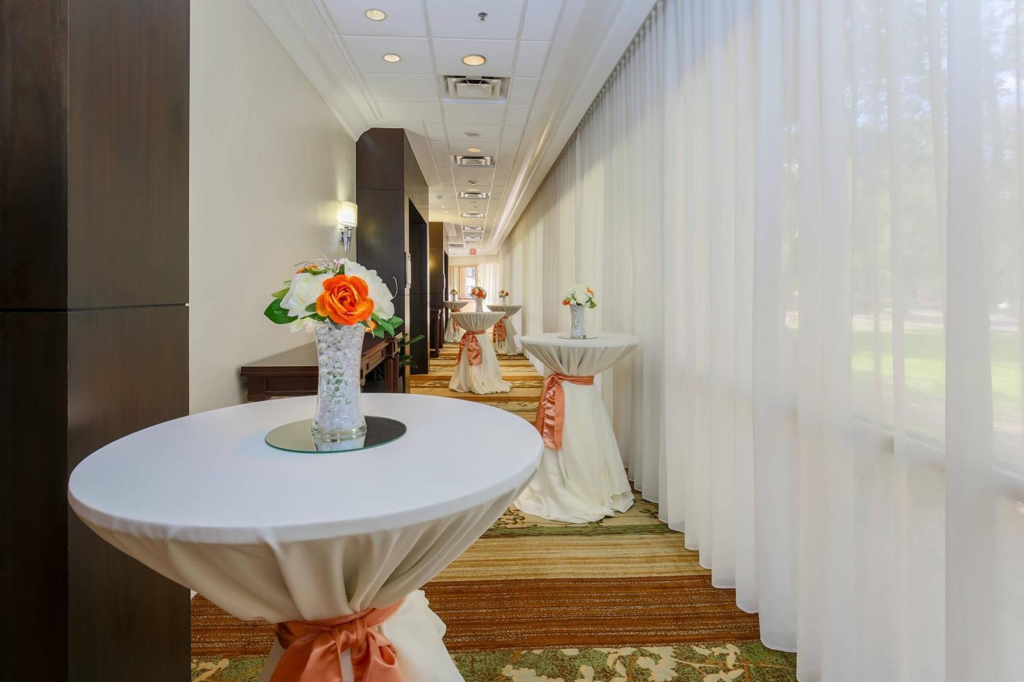 Sheraton Suites Market Center Даллас Экстерьер фото