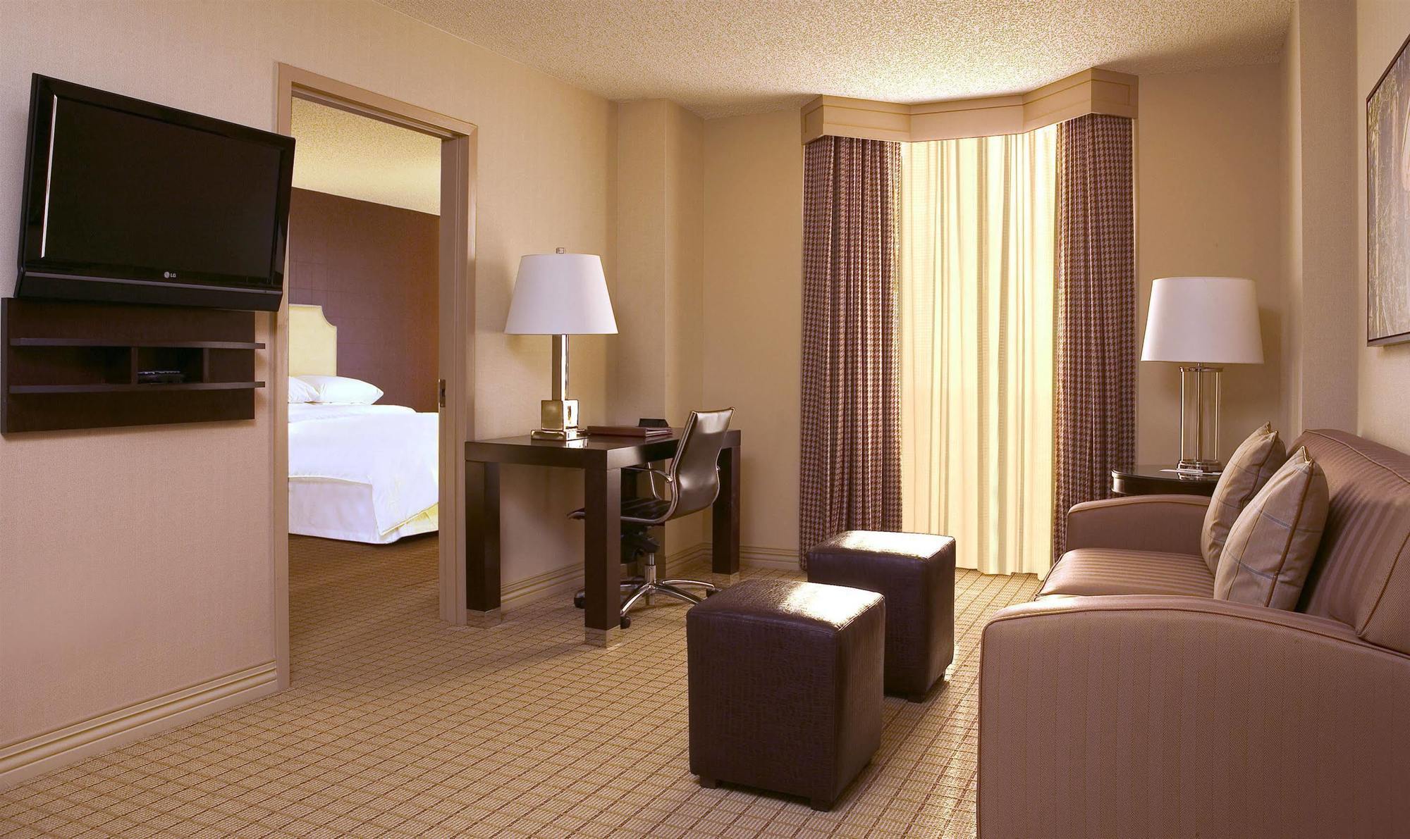 Sheraton Suites Market Center Даллас Экстерьер фото