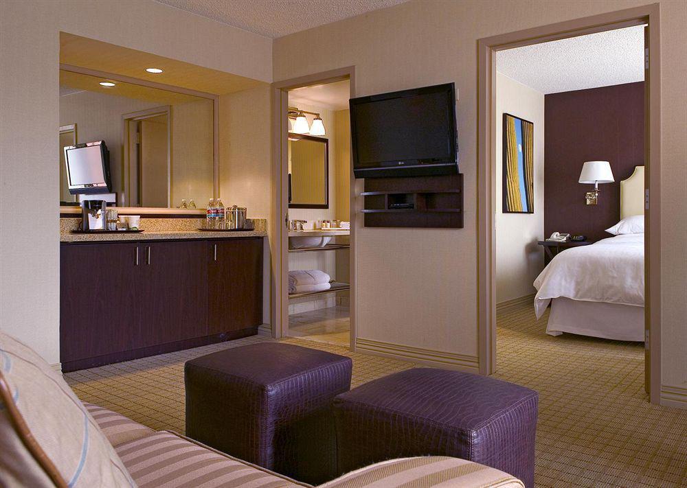 Sheraton Suites Market Center Даллас Экстерьер фото